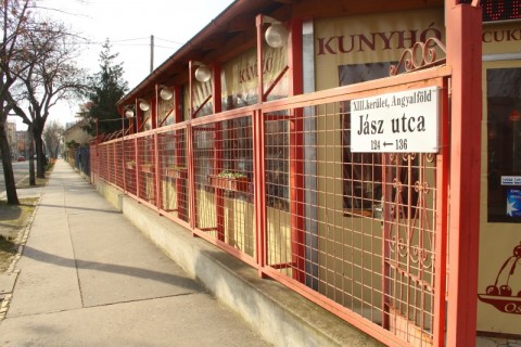 Kunyhó cukrászda (Array)