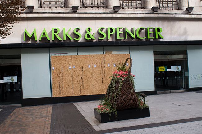 Marks & Spencer (Array)