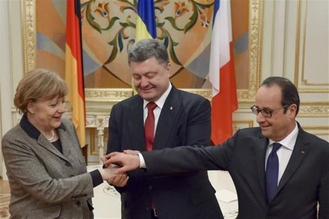 Merkel-Porosenko-Hollande(1)(960x640).jpg (Array)