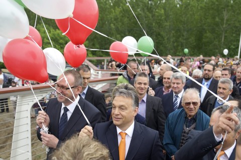Orbán Viktor, Baja (Array)