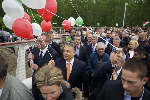 Orbán Viktor Baján (Array)