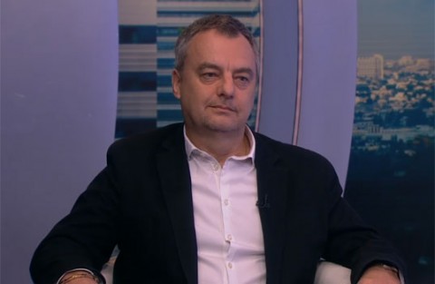 Varjú Tamás (Array)