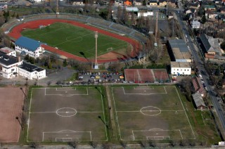 csepeli stadion (Array)