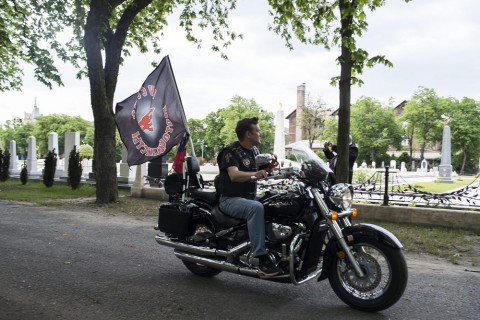 éjszakai farkasok motoros banda (Array)