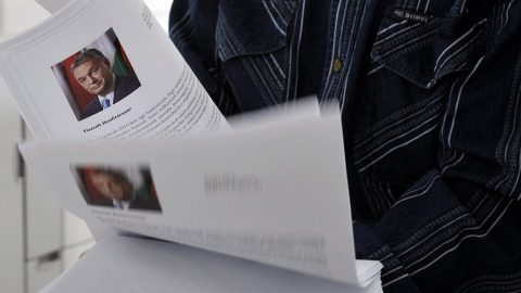 konzultáció (Array)