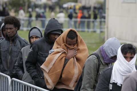 menekültek (menekültek)