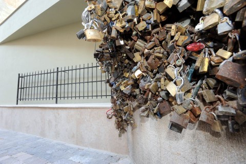 pécsi lakatfal (Array)