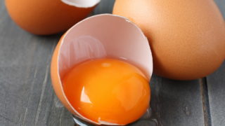 tojássárgája (Array)