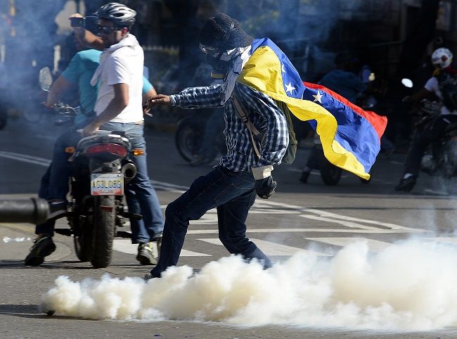 venezuela tüntetés 2 (Array)