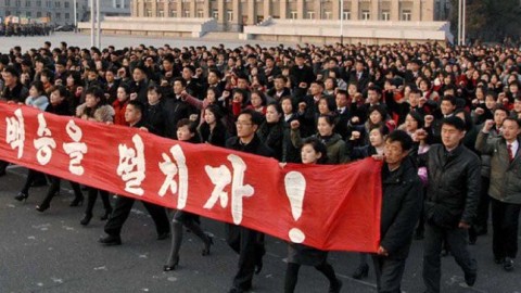 Békemenet Észak-Koreában (Array)