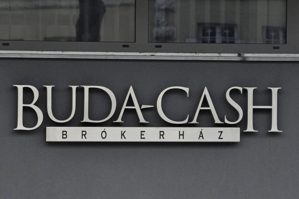 Buda-Cash (Array)