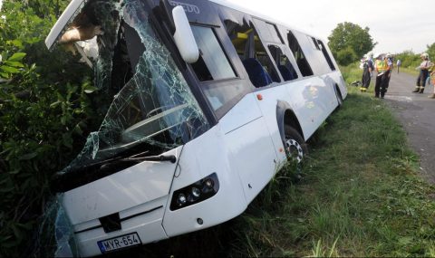 Buszbaleset Baranyában (Array)