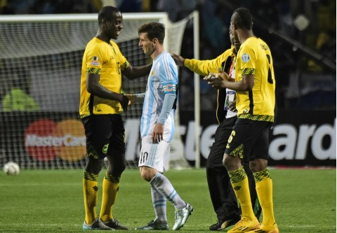 Lionel Messi, Deshorn Brown (Array)