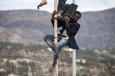 Nincs kerítés, ami át nem mászható, lead, menekült, határzár (Array)
