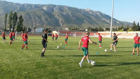 Női labdarúgó-válogatott (Array)