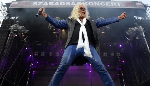 Omega, Kóbor Jánor (Array)