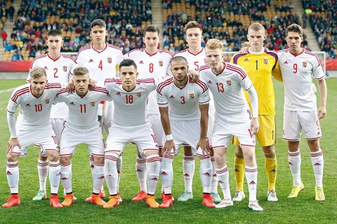 U20-as labdarúgó válogatott (Array)