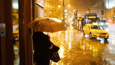 Vihar-Budapesten(bb590a58-eae9-4f05-a970-f00620f0fa56)(960x640).jpg (Array)