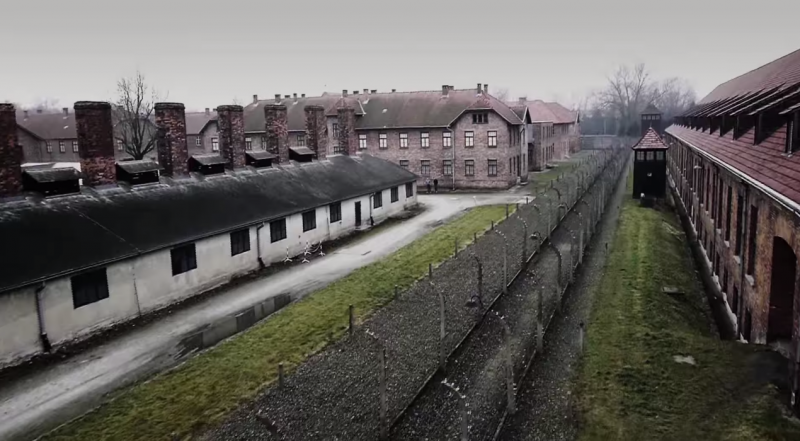 auschwitz drónról (Array)