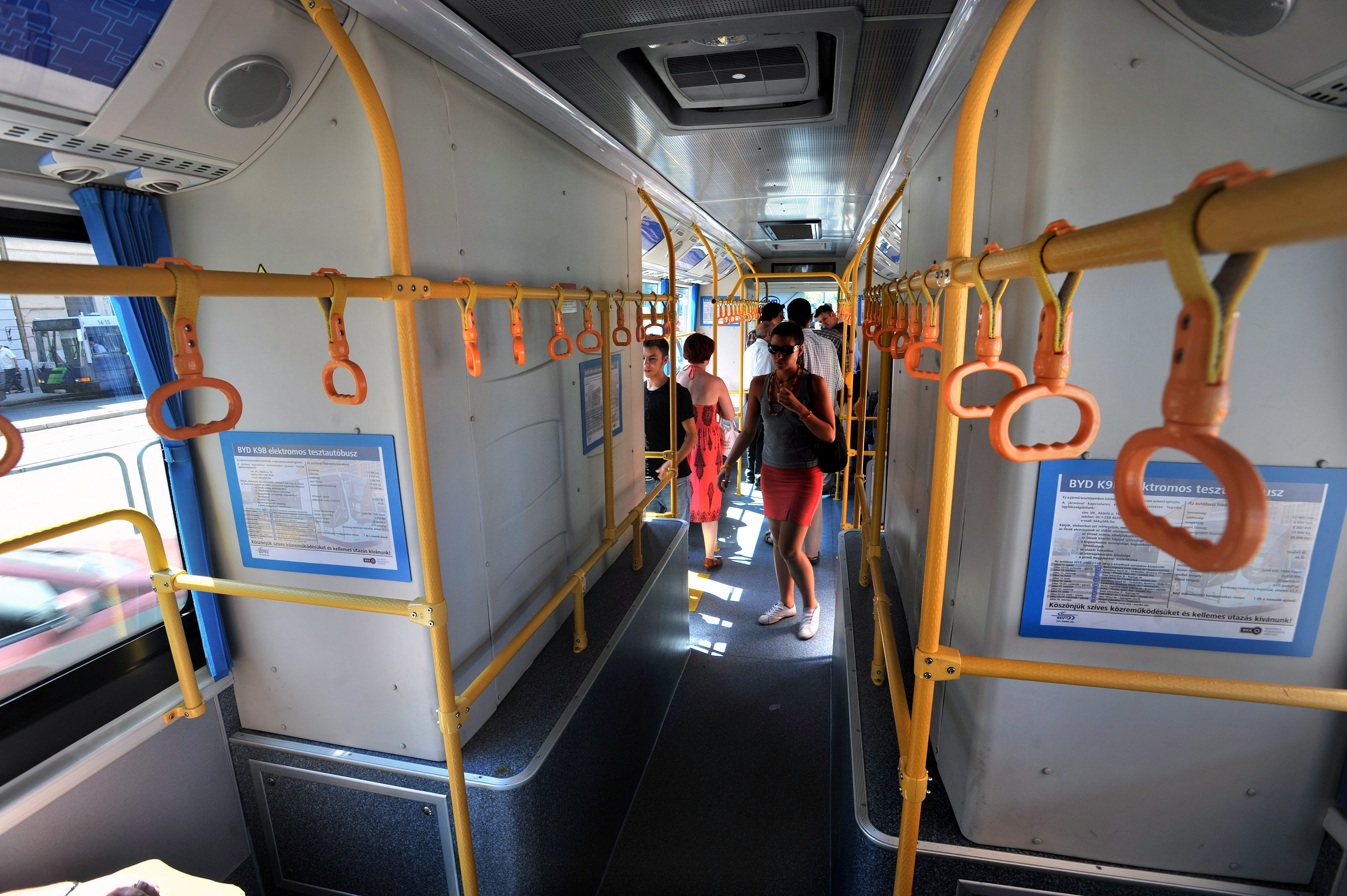 autóbusz, budapest, közlekesé, bkv (Array)