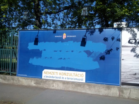 bevándorlás-ellenes plalát (Array)