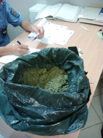 dizájnerdrog a vasútállomáson (Array)