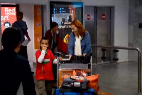 elhurcolt kisfiú (Array)