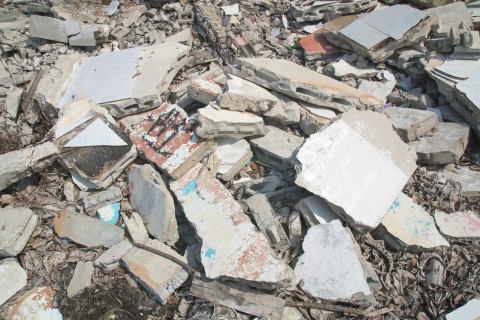 építési törmelék (Array)