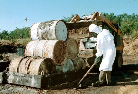 garéi veszélyes hulladék (Array)