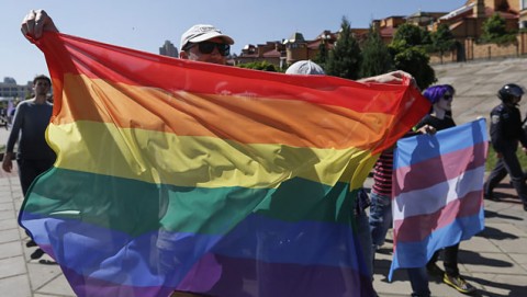 melegfelvonulás (Array)