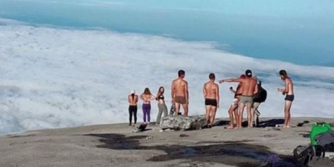 meztelenkedés malajziában (Array)