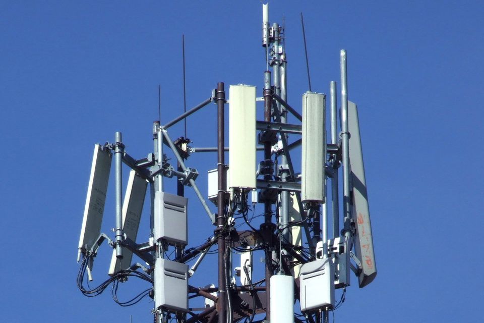 mobil-antenna(210x140).jpg (Array)