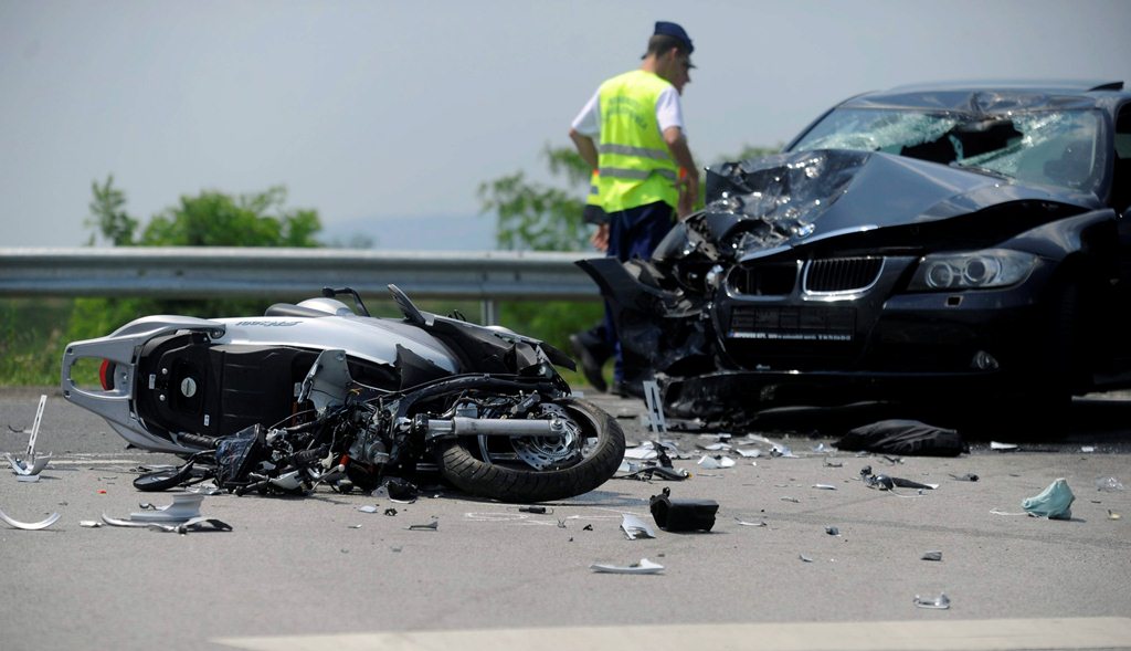 motorosbaleset csömörnél (Array)