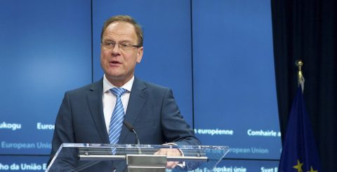 navracsics tibor (Array)