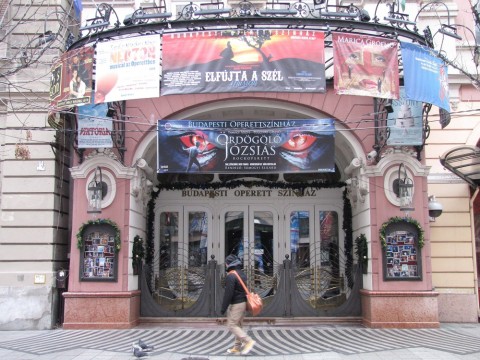 operettszínház (Array)