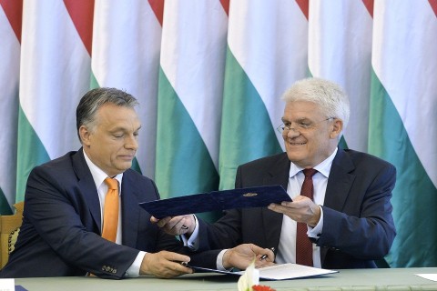 orbán szolnokon (Array)