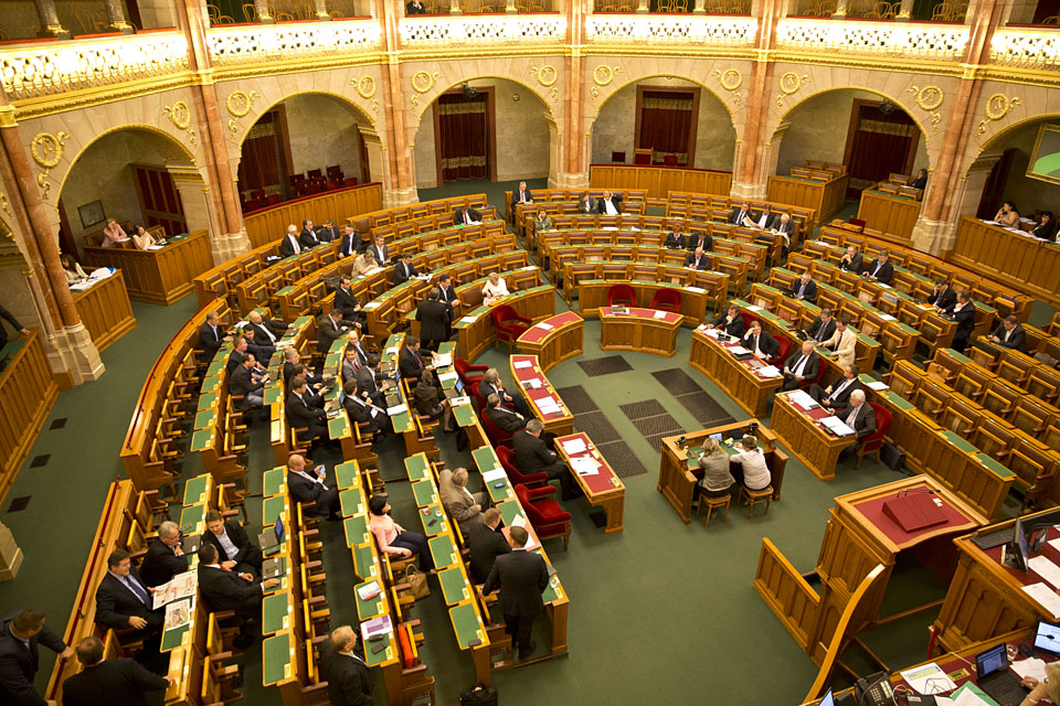 parlament (Array)