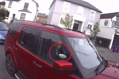 reggeli-vezetes-kozben(960x640).jpg (Array)