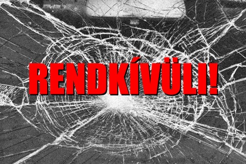 rendkívüli (Array)