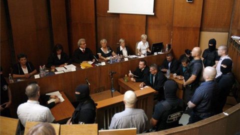 romagyilkosságok, ítélethirdetés (Array)