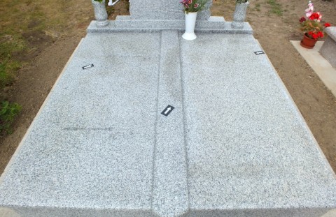 sírrongálás püspökladányban (Array)