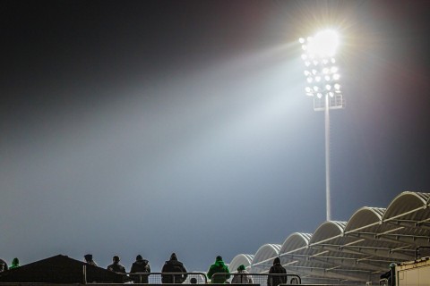 stadionvilágítás (Array)