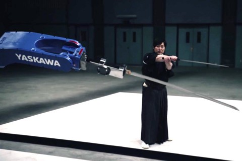 szamuraj-vs-robot(960x640).jpg (Array)