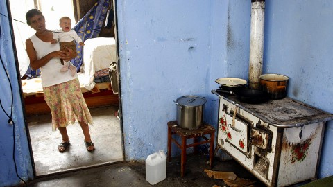 szegénység (Array)