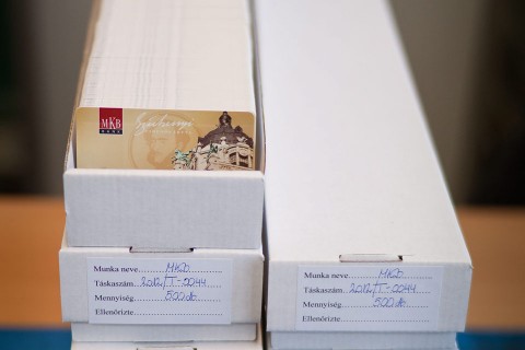 szép kártya (Array)