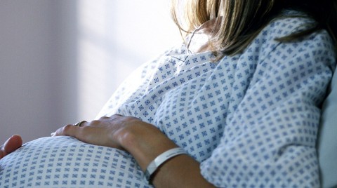 terhes asszony, kismama (Array)