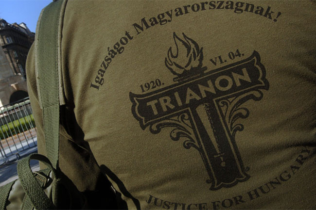 trianon (Array)
