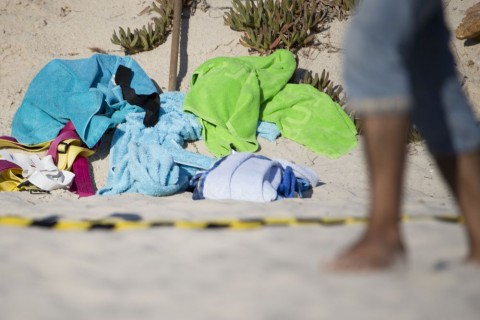 tunéziai támadás (Array)