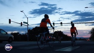 Az üldözöttekért kerékpároznak (Array)