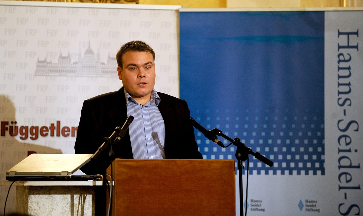 Kruchina Károly (Array)